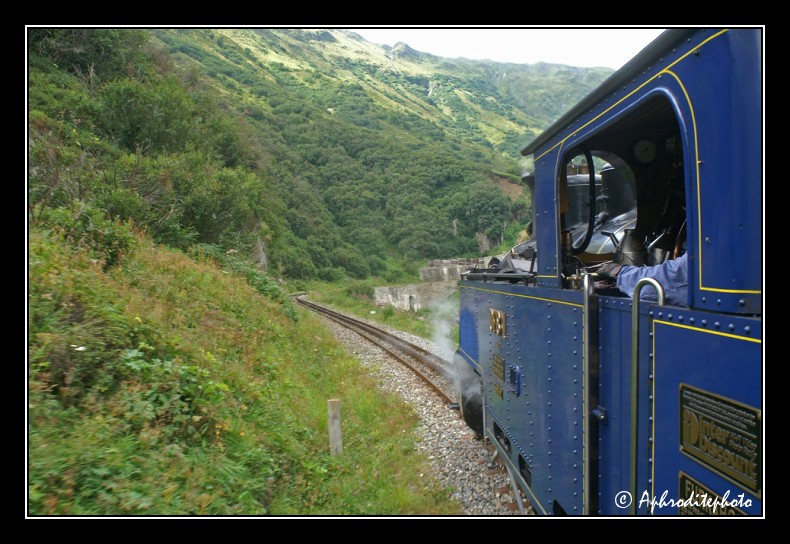 27 Le petit train gravit vaillamment la côte